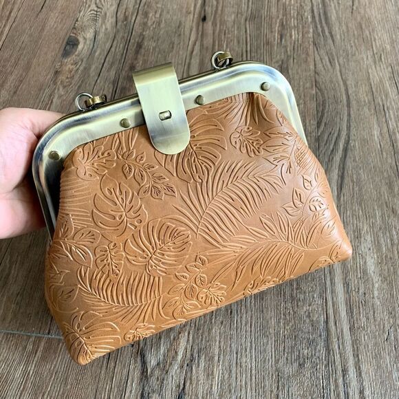 Handmade Genuine Leather Embossed Leaves Chic Metal Frame Shoulder Bag/Crossbody - Picture 10 of 16